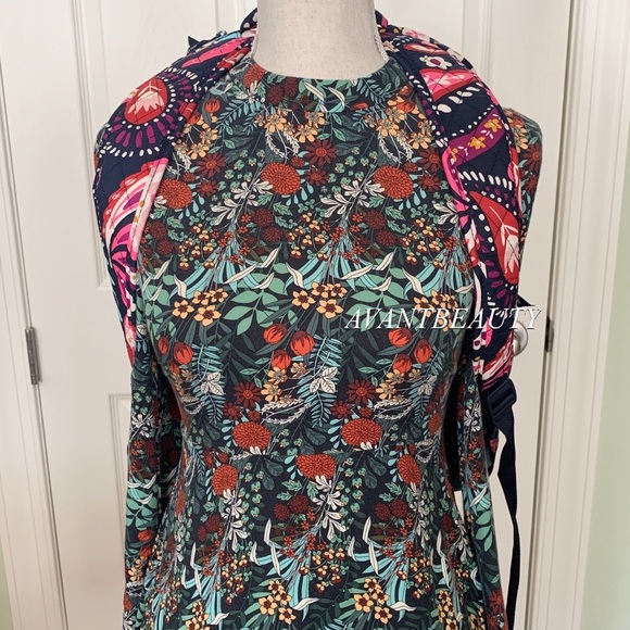 Painted paisley Vera Bradley essential backpack - Picture 3 of 8